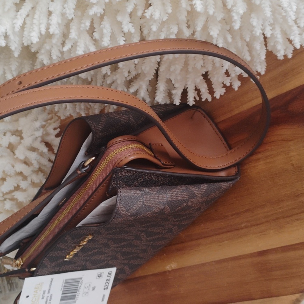 Michael Kors 💥 NWT 💥Ruthie Small Brown Exclusive Logo Crossbody Bag - Picture 6 of 17